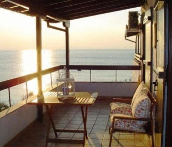 Sea Front Apartment Milina Exterior photo